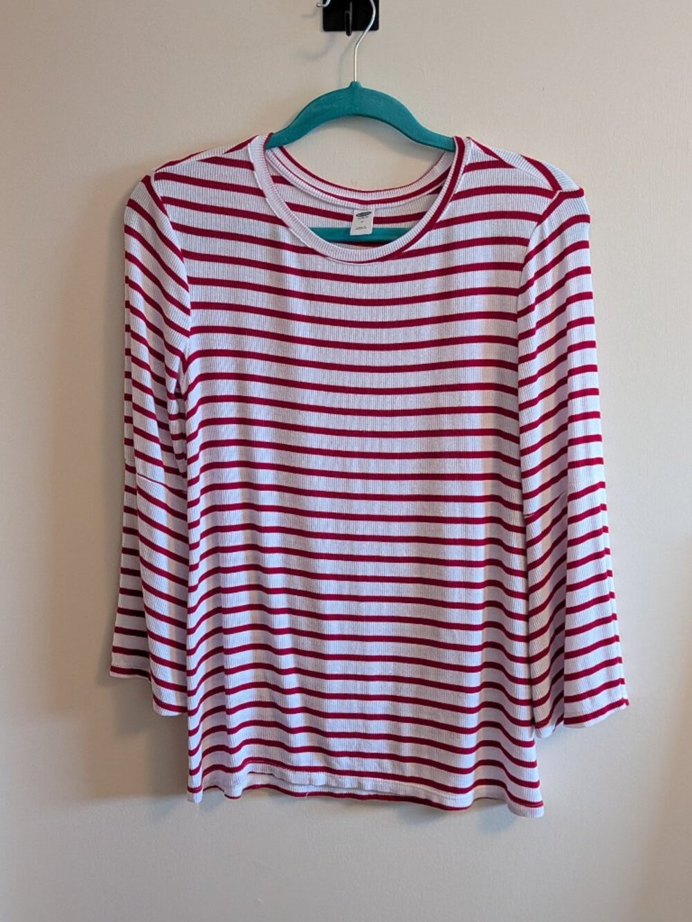NWOT Old Navy Ribbed, Long-Bell Sleeve Tee, White w/ Red Stipes, Sz M